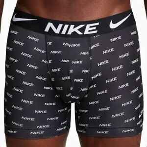 Nike Men's Black and White Logo Boxer Briefs